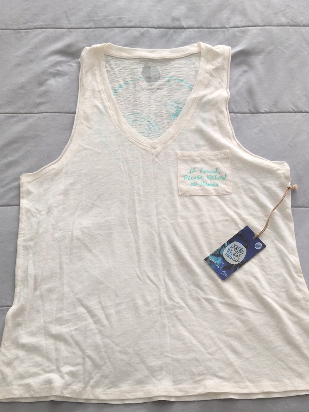 Goldfish KISS Cream Tank with Teal Script Pocket - NWT - Size Medium -